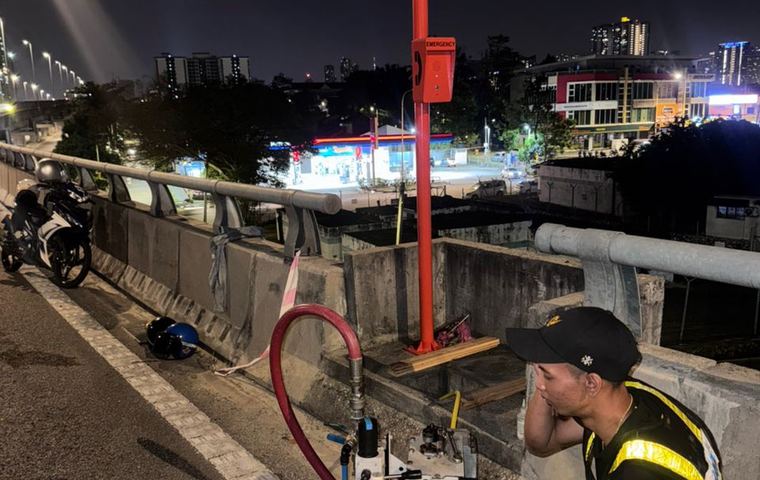 Roadside night works